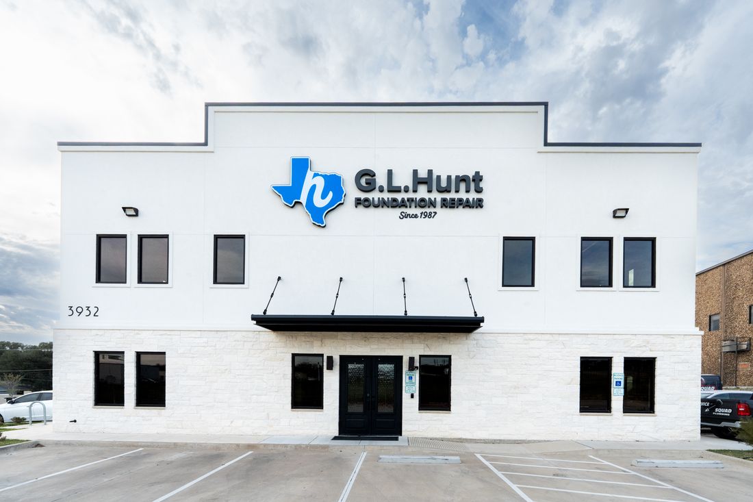 G.L. Hunt headquarters at 3932 Benbrook Hwy